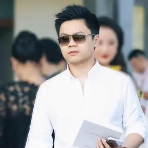 Hoàng Minh
