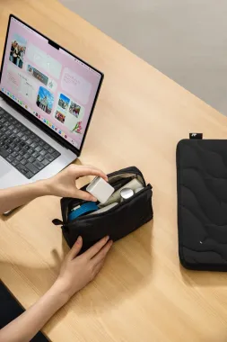 TÚI CHỐNG SỐC TOMTOC (USA) TERRA-A27 SLEEVE KIT MACBOOK/LAPTOP 14″ – A27D2