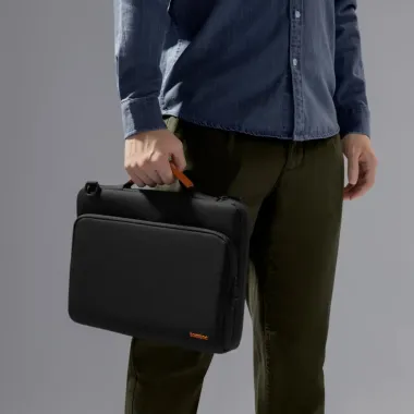 TÚI ĐEO CHÉO / TÚI XÁCH TOMTOC (USA) DEFENDER-A40 SHOULDER BAG LAPTOP BLACK – A40